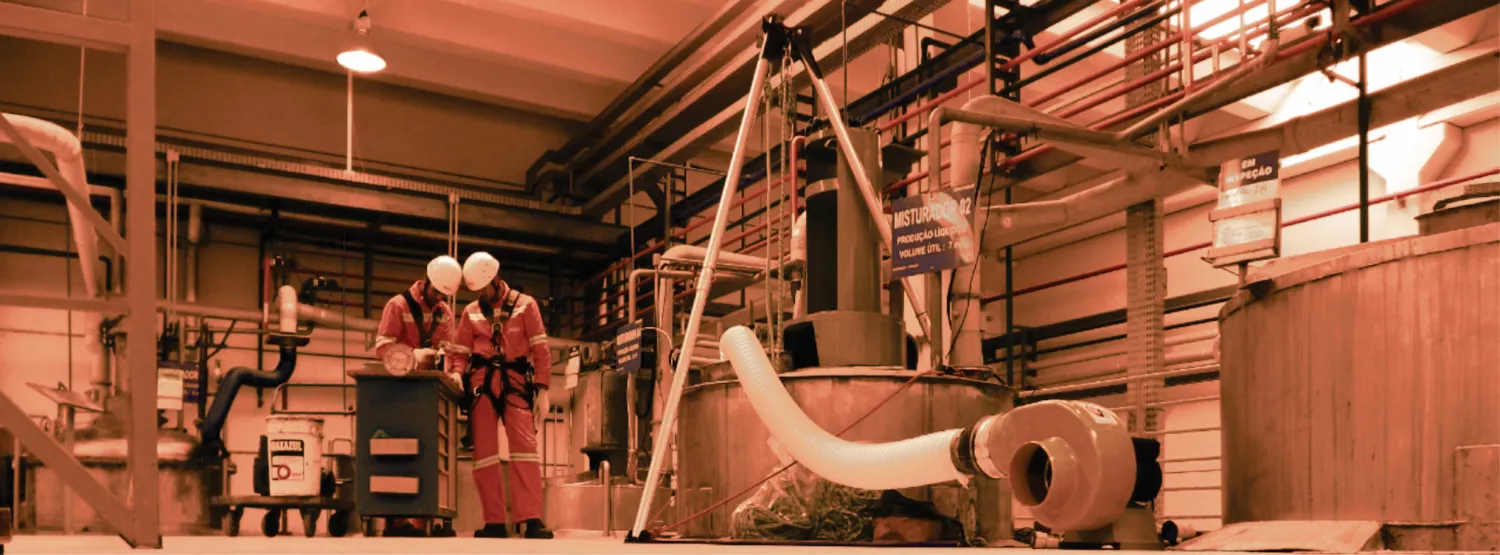Equipe Acrotec em operação de resgate em espaço confinado